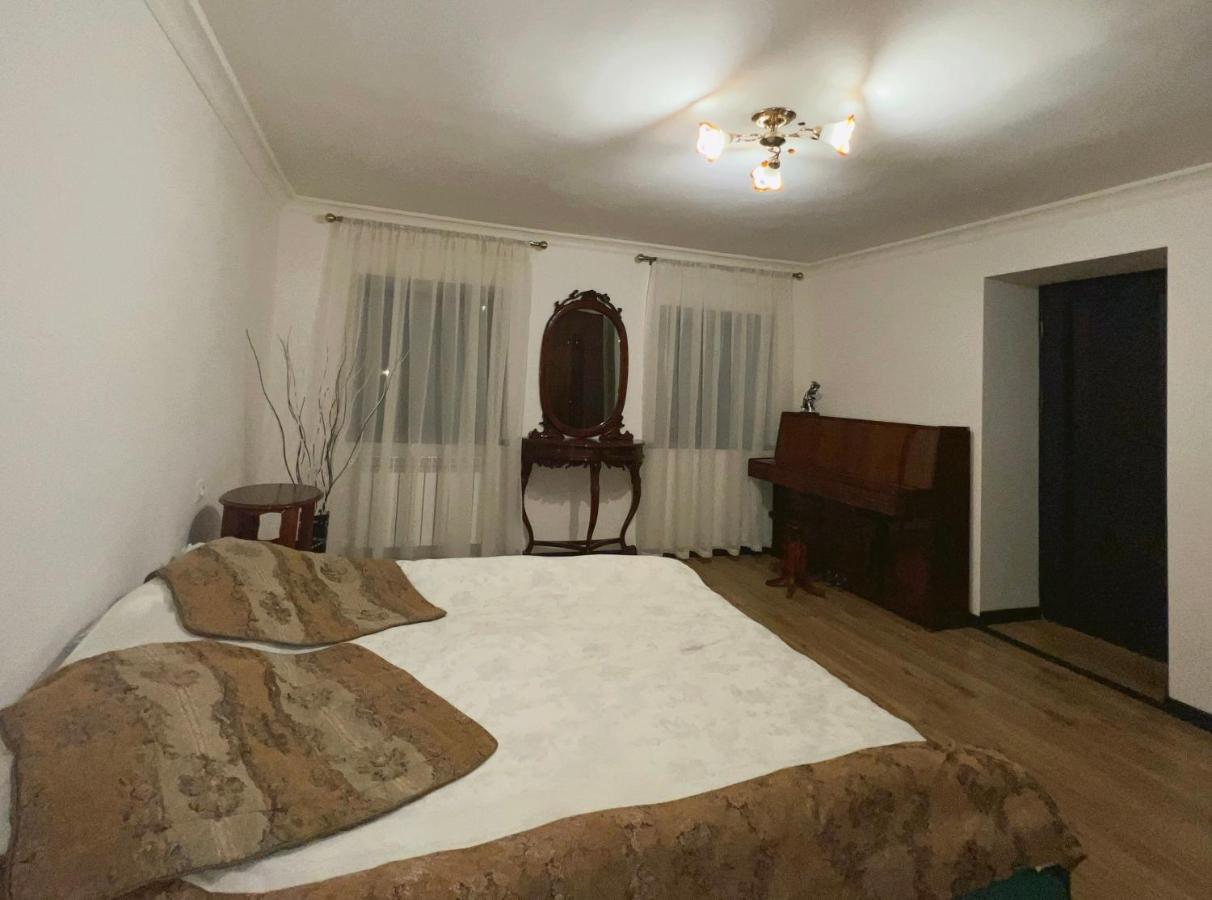 Апартаменты Cosy flat Ереван Экстерьер фото